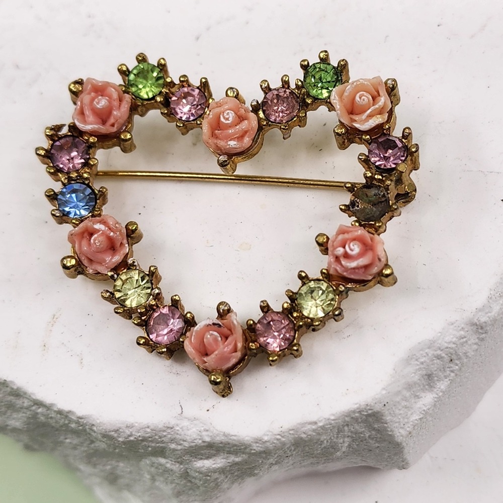 AVON Vintage Heart Brooch Pink Roses Rhinestone Gold Tone Floral Romantic Pin